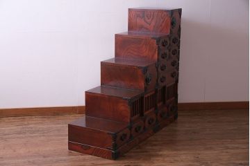 中古　岩谷堂箪笥　桐紋様　かくし付き　No.886　階段タンス5段(階段箪笥、和タンス)(定価約72万円)
