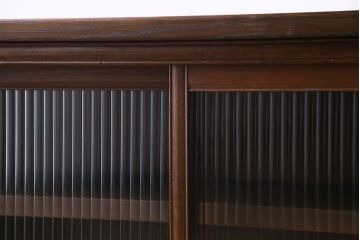 レトロ家具　昭和レトロ　ナラ材　モールガラスが可愛らしいローボード(戸棚、収納棚)