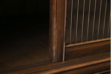 レトロ家具　昭和レトロ　ナラ材　モールガラスが可愛らしいローボード(戸棚、収納棚)