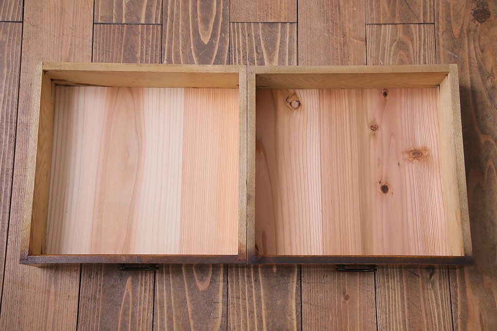 レトロ家具　昭和レトロ　栓材　花のようなカットが愛らしいオリジナルガラス入り戸棚(収納棚、ローボード)