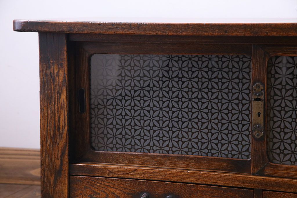 レトロ家具　昭和レトロ　栓材　花のようなカットが愛らしいオリジナルガラス入り戸棚(収納棚、ローボード)