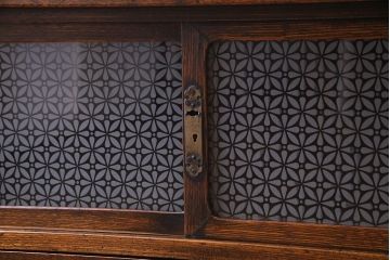 レトロ家具　昭和レトロ　栓材　花のようなカットが愛らしいオリジナルガラス入り戸棚(収納棚、ローボード)