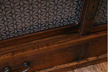 レトロ家具　昭和レトロ　栓材　花のようなカットが愛らしいオリジナルガラス入り戸棚(収納棚、ローボード)