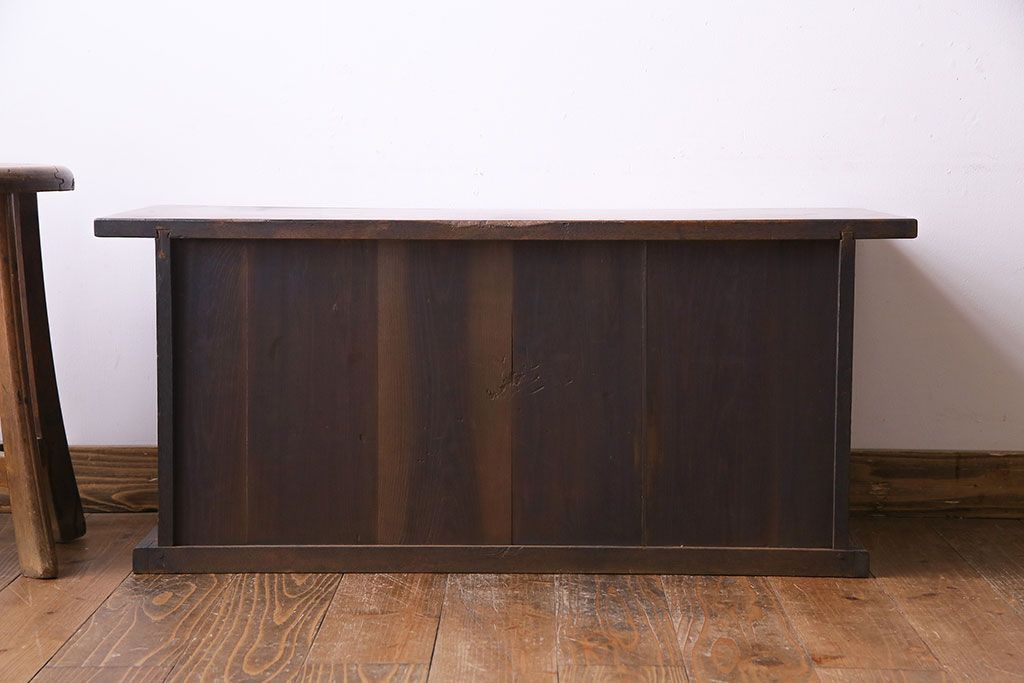 レトロ家具　昭和レトロ　栓材　花のようなカットが愛らしいオリジナルガラス入り戸棚(収納棚、ローボード)