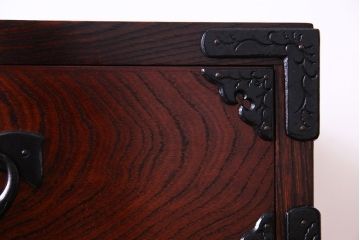 中古　岩谷堂箪笥　力強い杢目が存在感を放つ整理箪笥(和タンス、衣装箪笥、チェスト)
