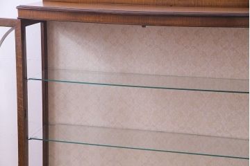 アンティーク家具　イギリスアンティーク　上品な雰囲気漂う猫脚のガラスケース(飾り棚、陳列棚、ショーケース)