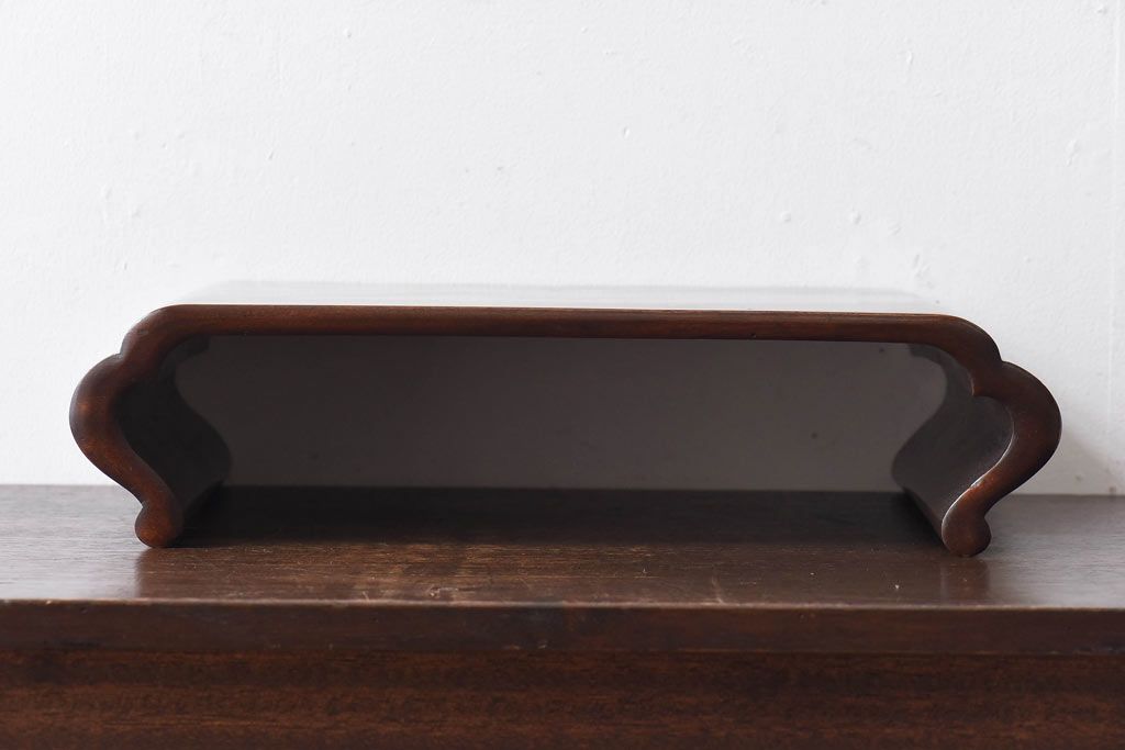 アンティーク雑貨　和製アンティーク　艶やかな質感が魅力的なくり抜きの花台(飾り台)