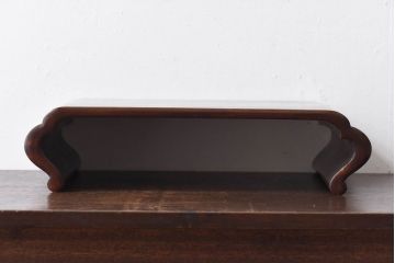 アンティーク雑貨　和製アンティーク　艶やかな質感が魅力的なくり抜きの花台(飾り台)