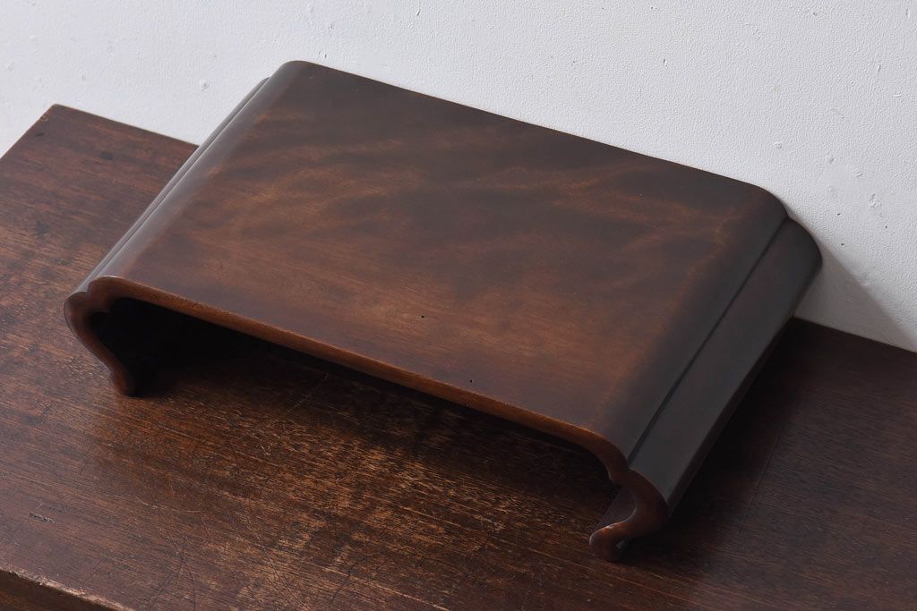 アンティーク雑貨　和製アンティーク　艶やかな質感が魅力的なくり抜きの花台(飾り台)