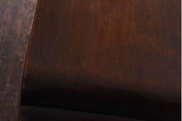 アンティーク雑貨　和製アンティーク　艶やかな質感が魅力的なくり抜きの花台(飾り台)