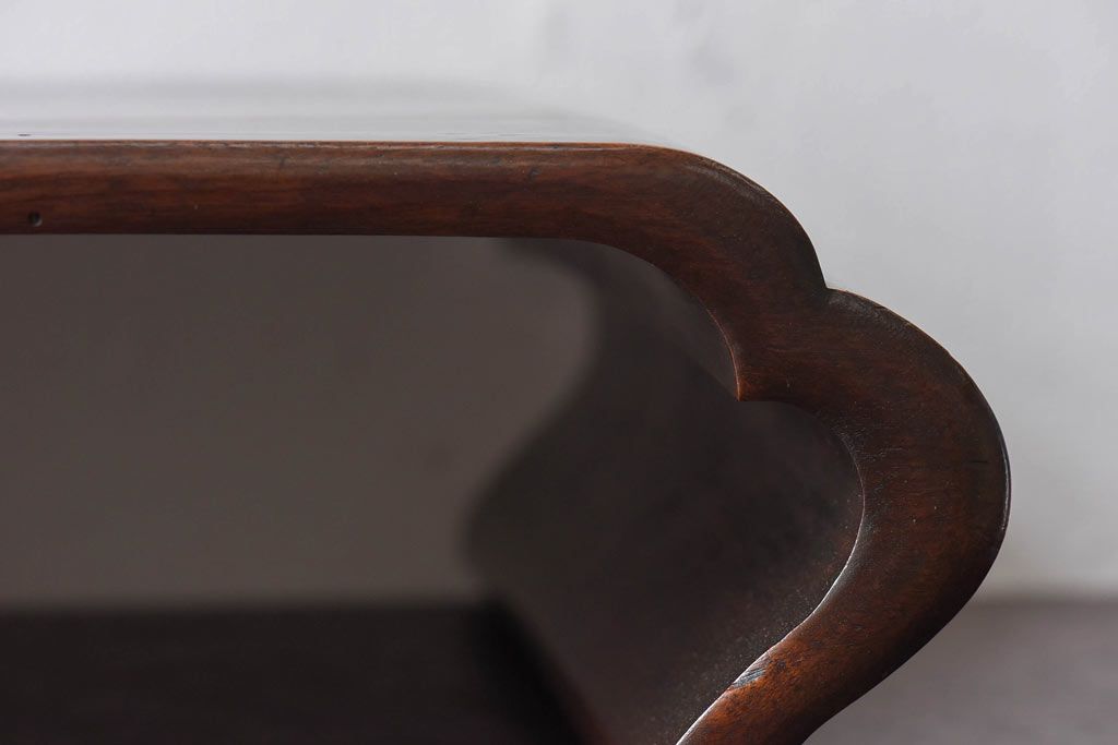 アンティーク雑貨　和製アンティーク　艶やかな質感が魅力的なくり抜きの花台(飾り台)