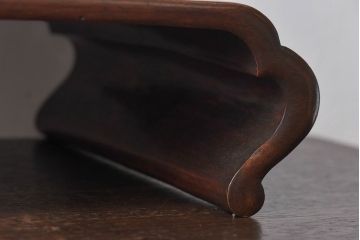 アンティーク雑貨　和製アンティーク　艶やかな質感が魅力的なくり抜きの花台(飾り台)