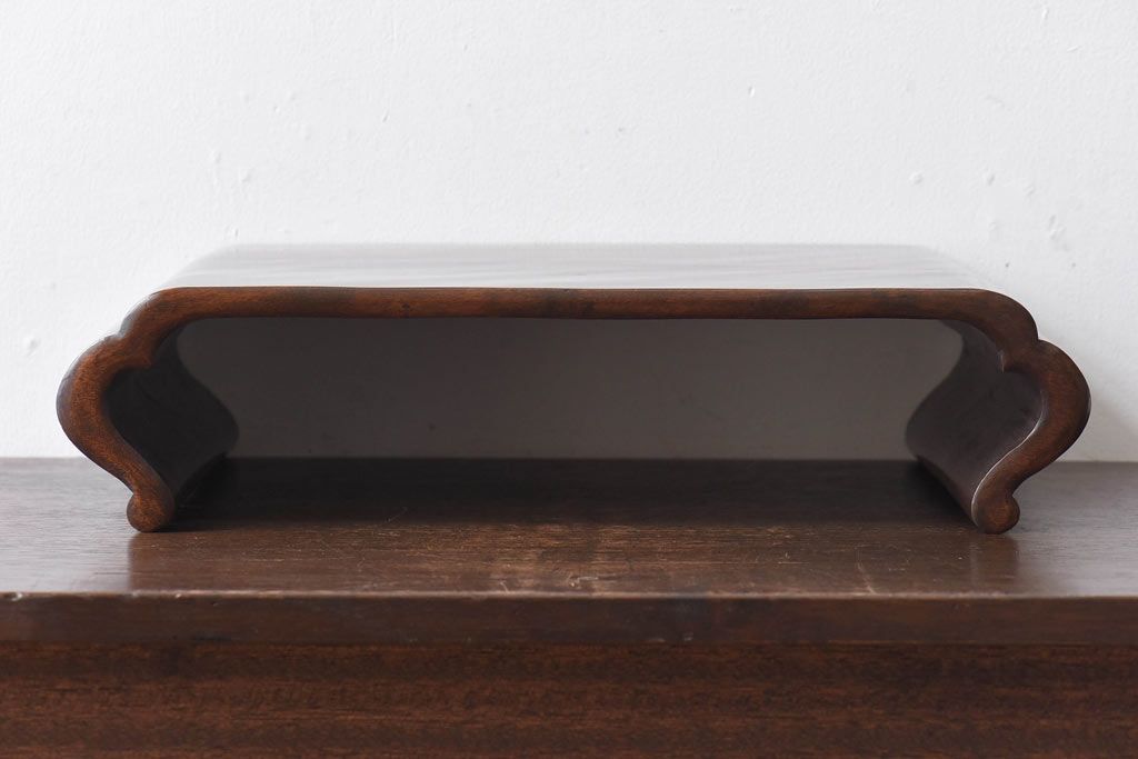 アンティーク雑貨　和製アンティーク　艶やかな質感が魅力的なくり抜きの花台(飾り台)