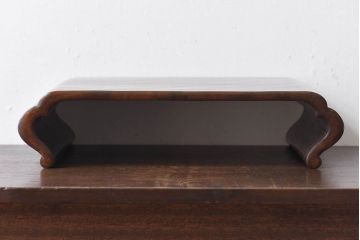 アンティーク雑貨　和製アンティーク　艶やかな質感が魅力的なくり抜きの花台(飾り台)