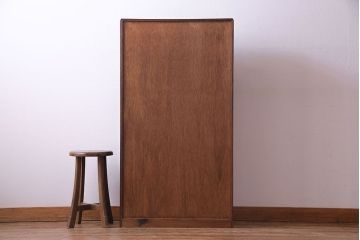 アンティーク家具　和モダン　褐色の色合いと意匠が魅力のブックケース(本箱、飾り棚)