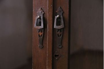 アンティーク家具　大正ロマン　栓材　ガラス扉の意匠がおしゃれな本箱(収納棚、飾り棚、食器棚、ブックケース)