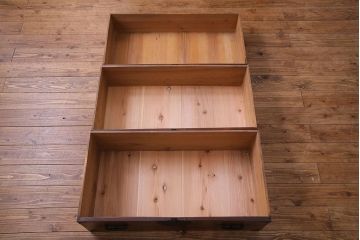 アンティーク家具　和製アンティーク　前面ケヤキ材使用　立体感のある金具の姫箪笥(時代箪笥)