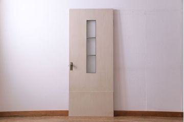 レトロ　シャビーな雰囲気のおしゃれなペイントドア(扉)