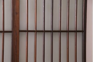 昭和中期　落ち着いた和の雰囲気を感じられる格子ガラス戸(引き戸、建具)4枚セット