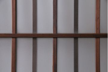 昭和中期　落ち着いた和の雰囲気を感じられる格子ガラス戸(引き戸、建具)4枚セット