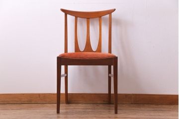 北欧家具　G-PLAN(ジープラン)　洗練された雰囲気のダイニングチェア(椅子)