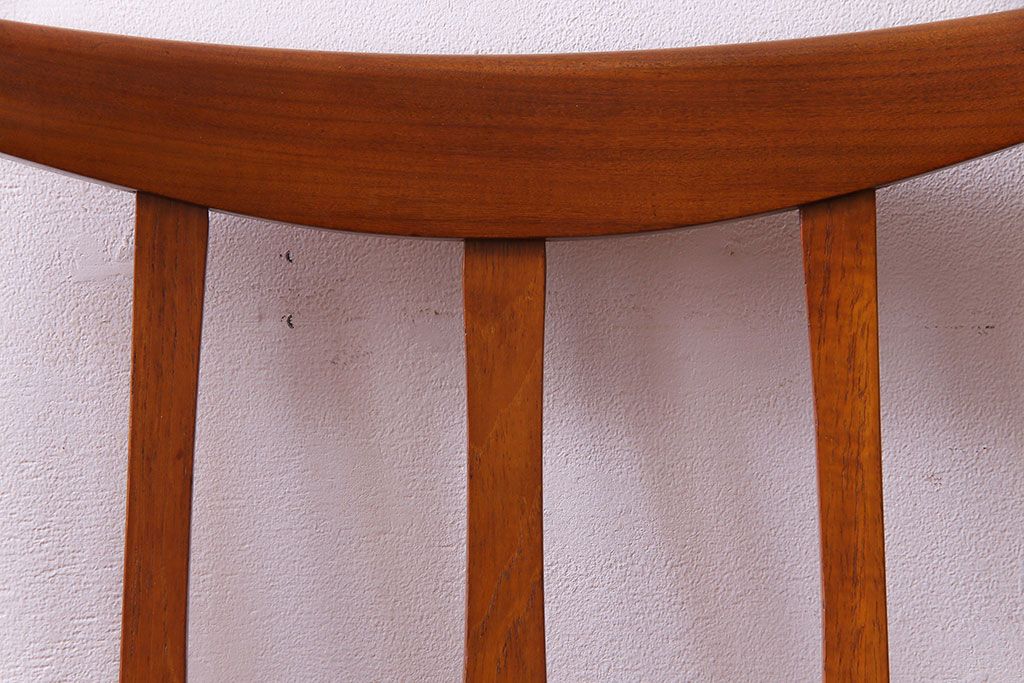 北欧家具　G-PLAN(ジープラン)　洗練された雰囲気のダイニングチェア(椅子)