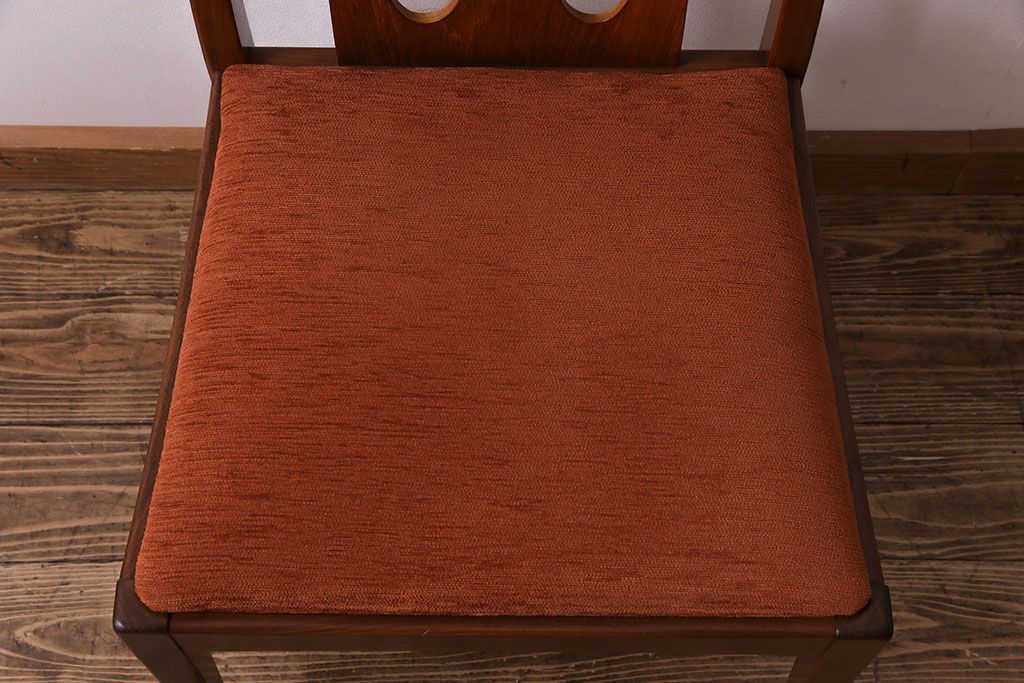 北欧家具　G-PLAN(ジープラン)　洗練された雰囲気のダイニングチェア(椅子)