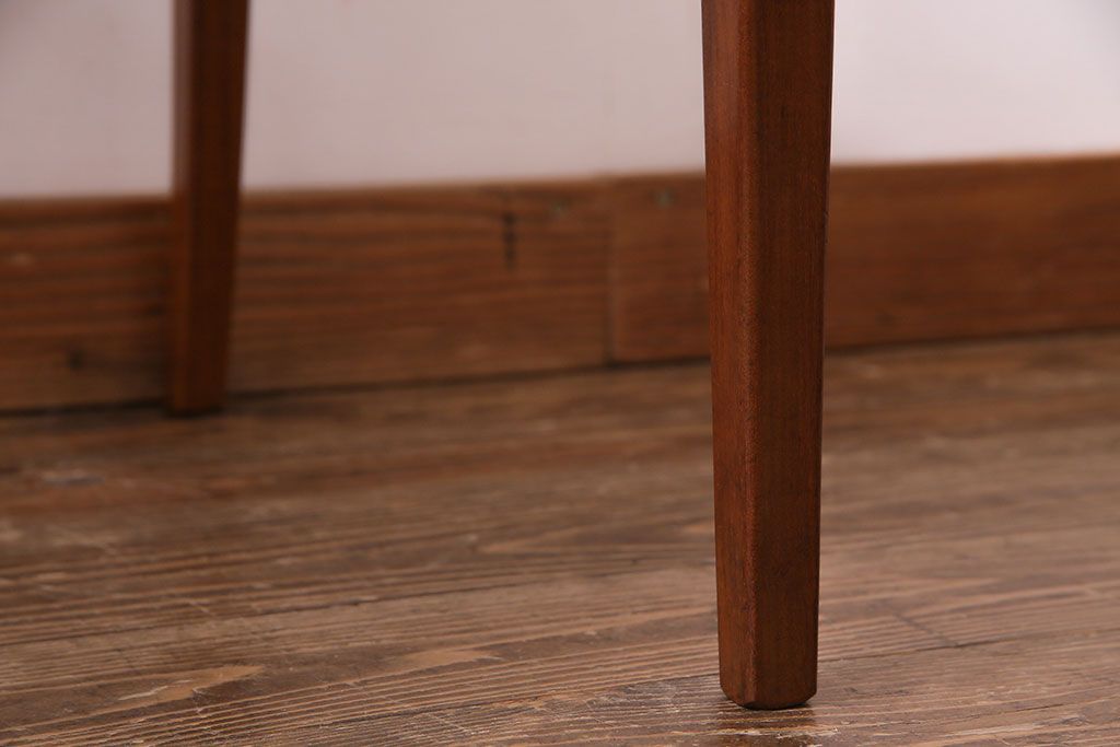 北欧家具　G-PLAN(ジープラン)　洗練された雰囲気のダイニングチェア(椅子)