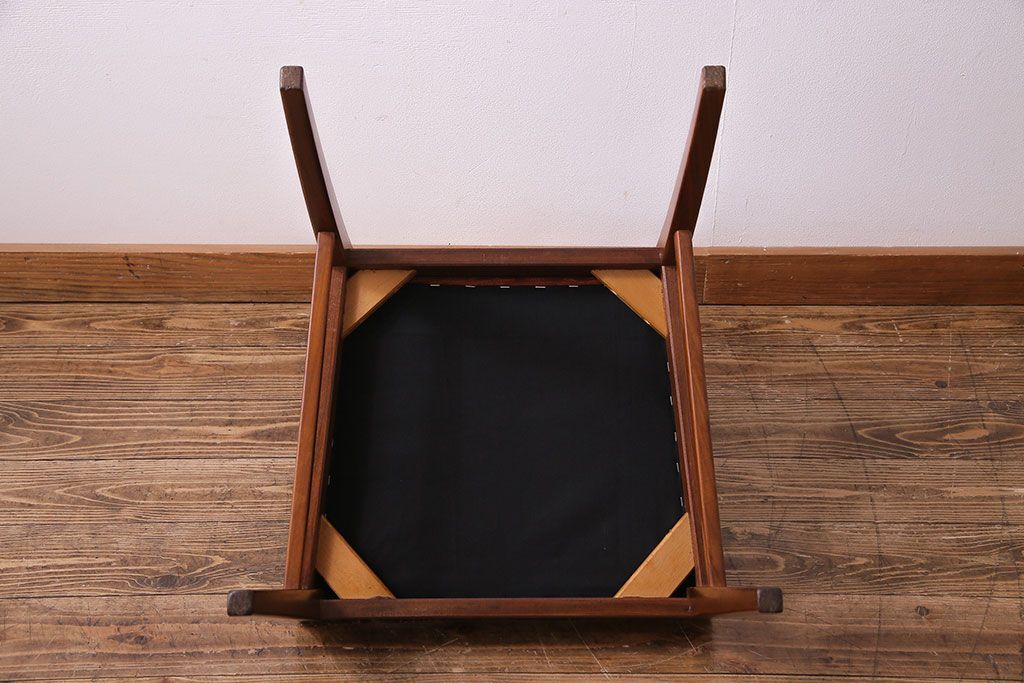 北欧家具　G-PLAN(ジープラン)　洗練された雰囲気のダイニングチェア(椅子)