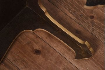 アンティーク家具　極上品!　江戸期　漆塗り金彩蒔絵・瑞獣(四神)図　飾り棚(大名道具、茶棚)