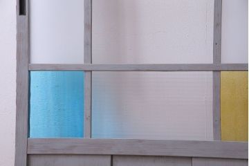 色ガラスの爽やかなカラーが魅力のペイントガラス戸1枚(引き戸、建具)