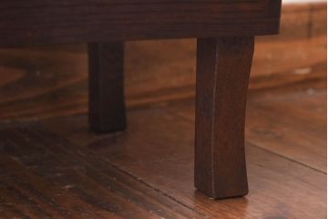 アンティーク雑貨　昭和中期　小振りなサイズが可愛らしい豆ちゃぶ台(飾り台、花台)