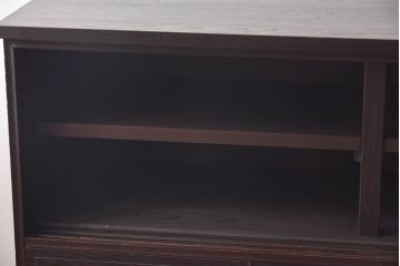 アンティーク家具　前面桑材使用!　花模様カットガラス入りリメイクローボード(収納棚、戸棚、ローチェスト)