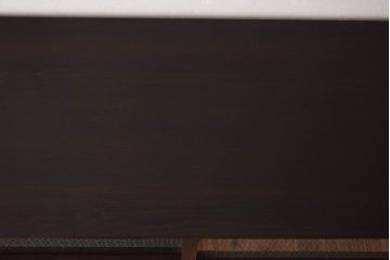 アンティーク家具　前面桑材使用!　花模様カットガラス入りリメイクローボード(収納棚、戸棚、ローチェスト)