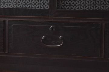 アンティーク家具　前面桑材使用!　花模様カットガラス入りリメイクローボード(収納棚、戸棚、ローチェスト)