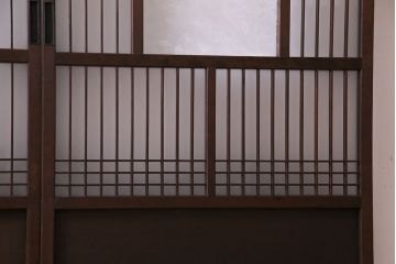 昭和レトロ　横桟が並んだデザインが魅力的な格子戸(ガラス戸、引き戸、建具)2枚セット