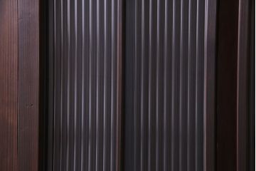 赤い色ガラスがおしゃれな花模様カットガラス入り帯戸(ガラス帯戸、ガラス戸、引き戸、建具)4枚セット