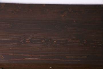 レトロ家具　昭和レトロ　金具の意匠が愛らしい脚付箪笥ローチェスト(ローボード、衣装箪笥)