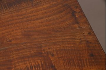 アンティーク家具　昭和中期　前面ケヤキ材　力強い杢目が美しい小振りな重ねのチェスト(衣装箪笥、タンス)