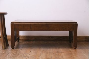 アンティーク家具　大正ロマン　ナラ材　透かし彫りの装飾が可愛らしい文机(ローテーブル)