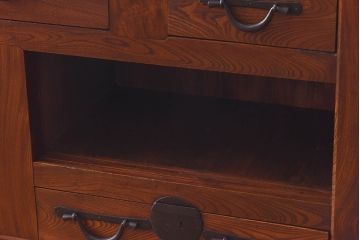 【H様ご成約分】和製アンティーク　上手物　前面総欅材の重厚な収納箪笥ローボード(水屋箪笥、サイドボード)(1)