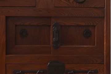 【H様ご成約分】和製アンティーク　上手物　前面総欅材の重厚な収納箪笥ローボード(水屋箪笥、サイドボード)(1)