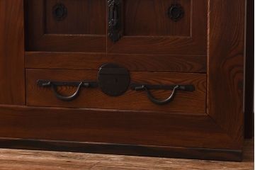 【H様ご成約分】和製アンティーク　上手物　前面総欅材の重厚な収納箪笥ローボード(水屋箪笥、サイドボード)(1)