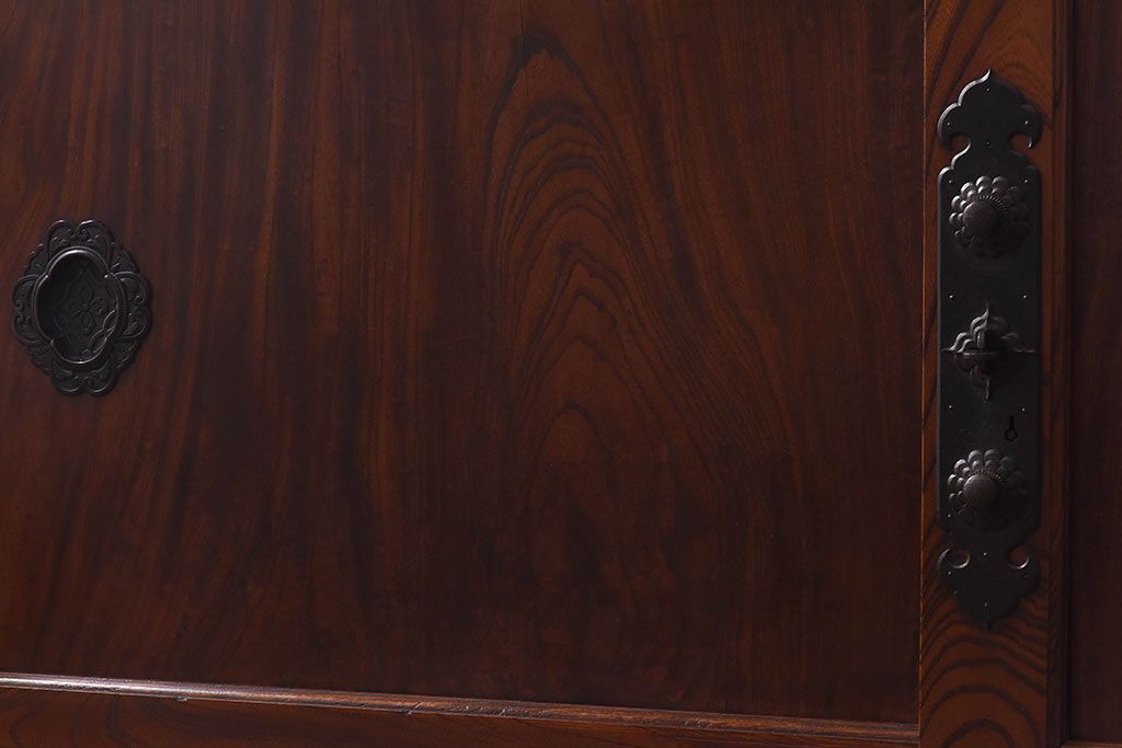 アンティーク家具　和製アンティーク　上手物!　六尺　ケヤキ材の美しい杢目を堪能できるサイドボード(収納箪笥、水屋箪笥)