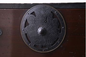 アンティーク家具　和製アンティーク　漆塗りの光沢が美しい会津箪笥(重ね箪笥、時代箪笥)