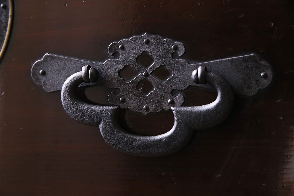 アンティーク家具　和製アンティーク　漆塗りの光沢が美しい会津箪笥(重ね箪笥、時代箪笥)