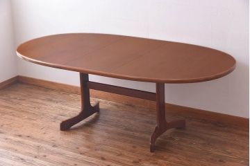 ヴィンテージ家具　北欧ビンテージ　G-PLAN ウォールナット材　シンプルなエクステンションテーブル(ダイニングテーブル、ドローリーフテーブル)