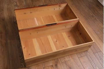 アンティーク家具　和製アンティーク　リメイク　鉄脚付き　朱色の時代箪笥ローボード(テレビボード、ローチェスト)