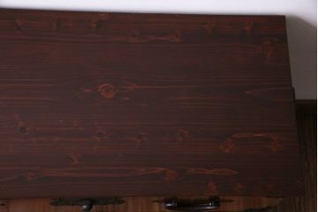 アンティーク家具　和製アンティーク　リメイク　鉄脚付き　朱色の時代箪笥ローボード(テレビボード、ローチェスト)