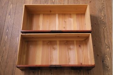 アンティーク家具　和製アンティーク　リメイク　鉄脚付き　朱色の時代箪笥ローボード(テレビボード、ローチェスト)(1)